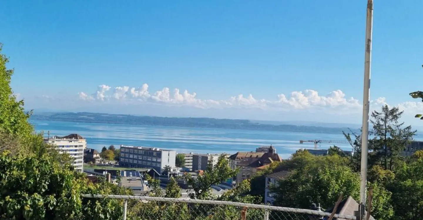 Charmante Wohnung mit Seeblick - Foto 1 von 13