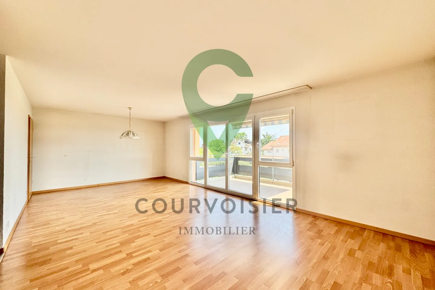 Bellissimo appartamento di 4,5 locali con vista lago e Alpi - Foto 2 di 13