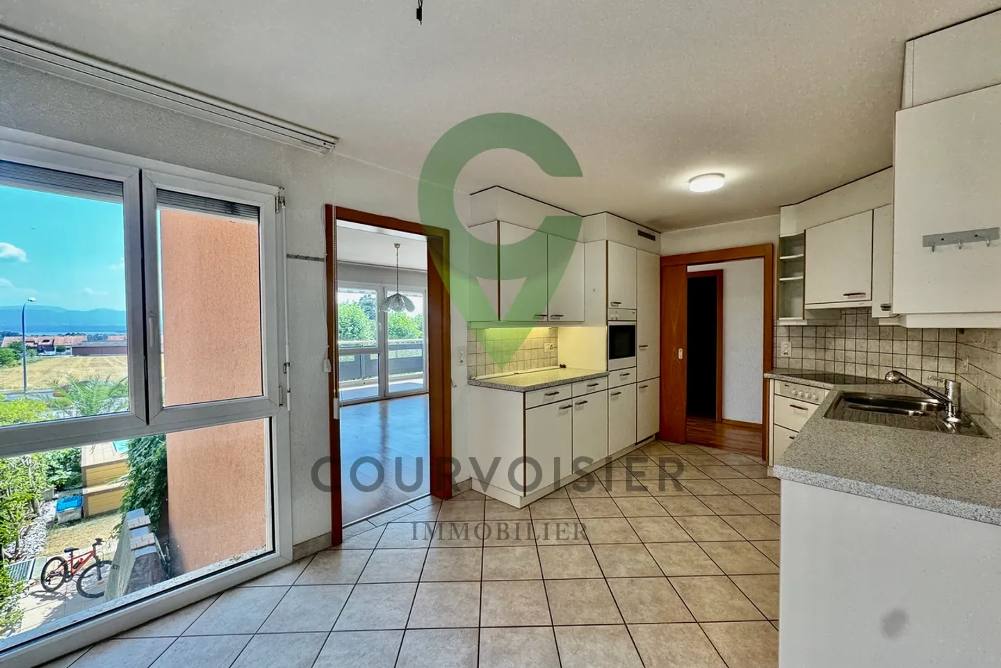 Bellissimo appartamento di 4,5 locali con vista lago e Alpi - Foto 7 di 13