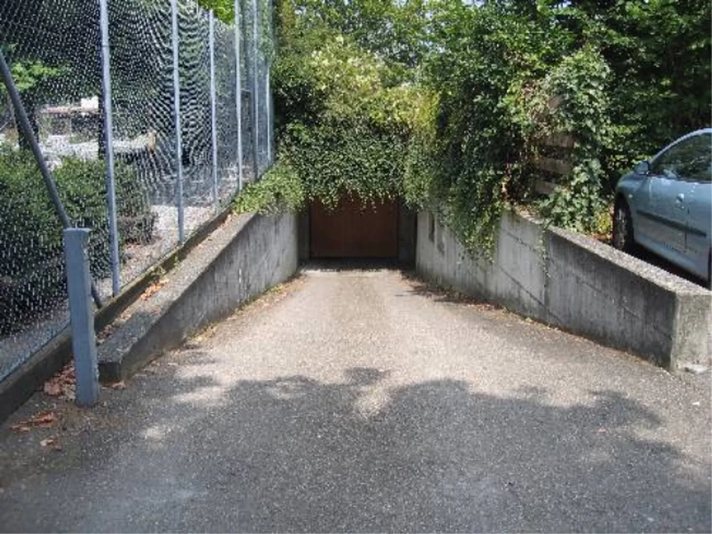Parking spaces for rent in a central location - Photo 1 of 2