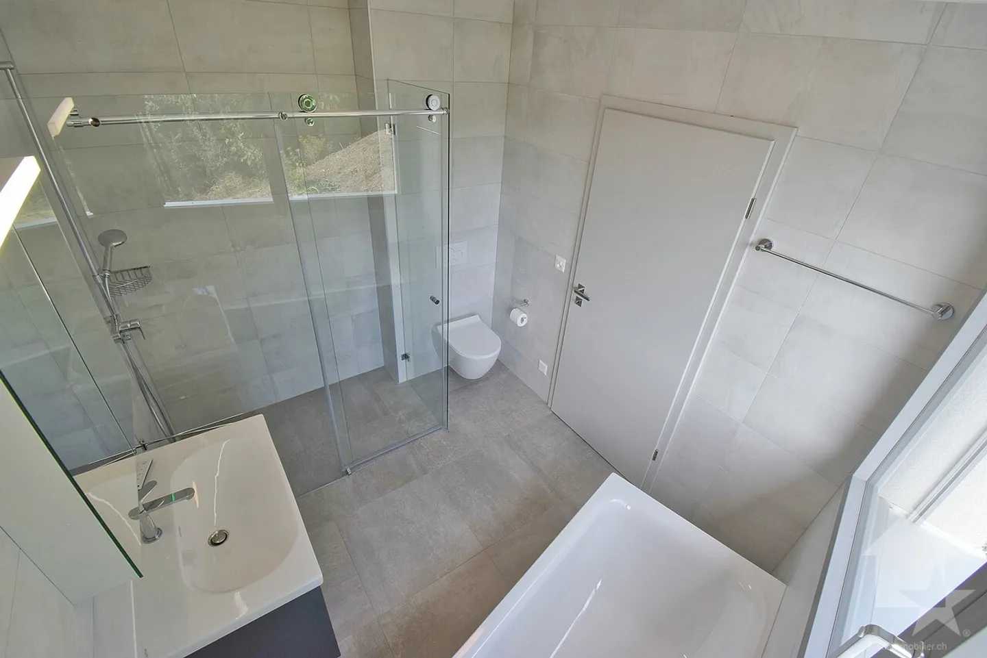 Magnifica nuova villa in una posizione tranquilla con vista mozzafiato! - Foto 16 di 19
