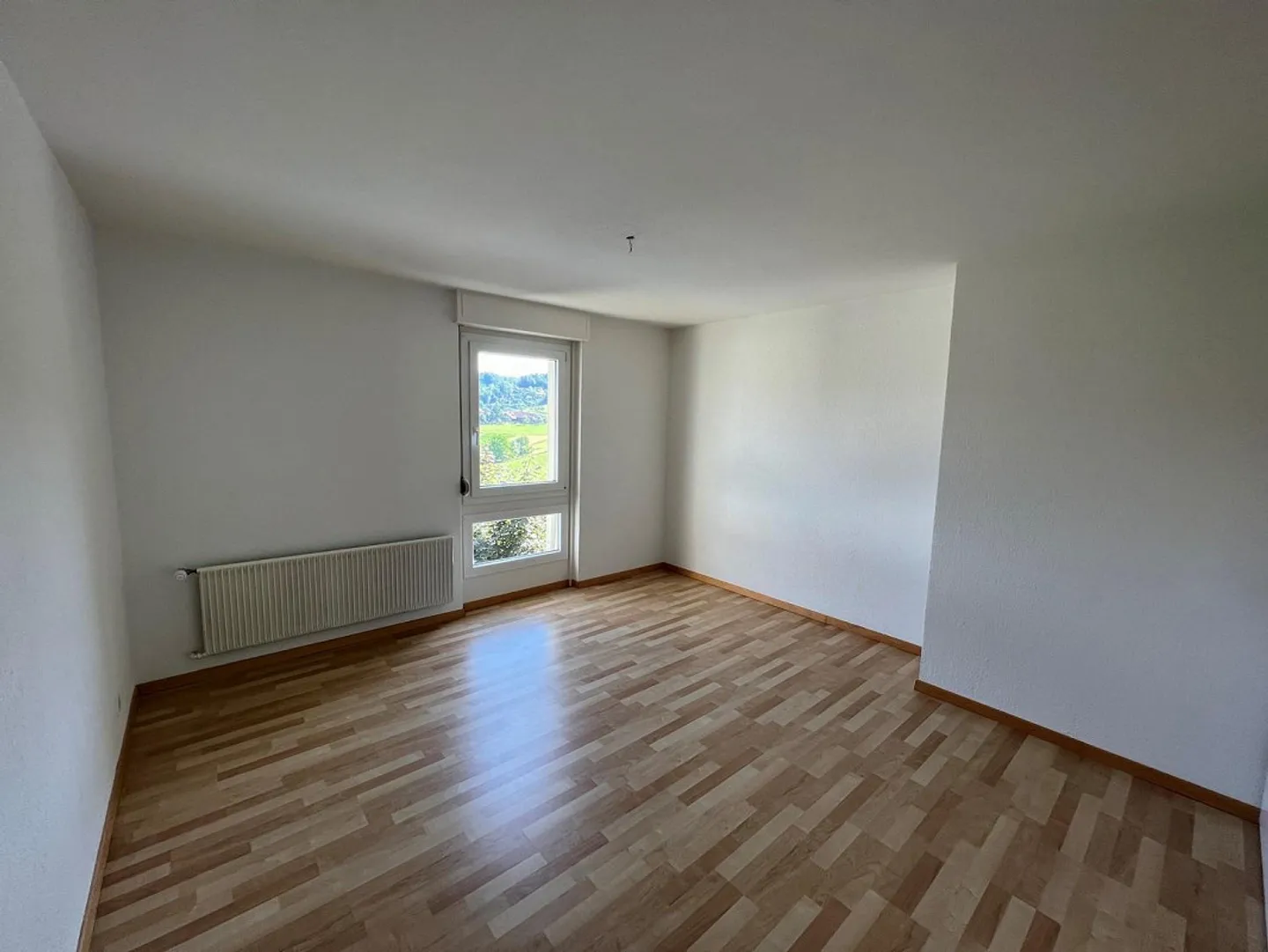 Sunny 4-room apartment for rent in Steffisburg - Photo 4 of 9