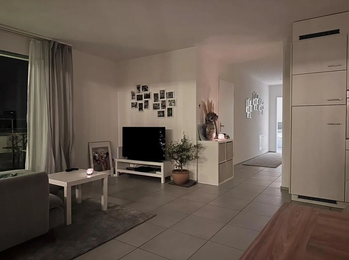 Grosszügige, helle 2.5-Zimmer-Wohnung mit grosser Dachterrasse - Foto 3 von 11