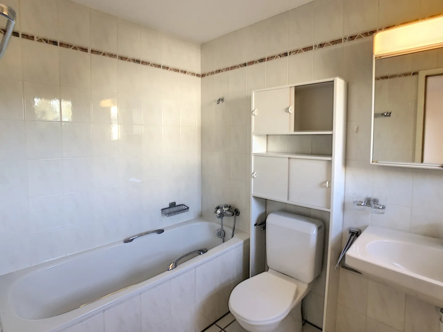 Appartement Charmant avec Jardin - Photo 7 sur 11