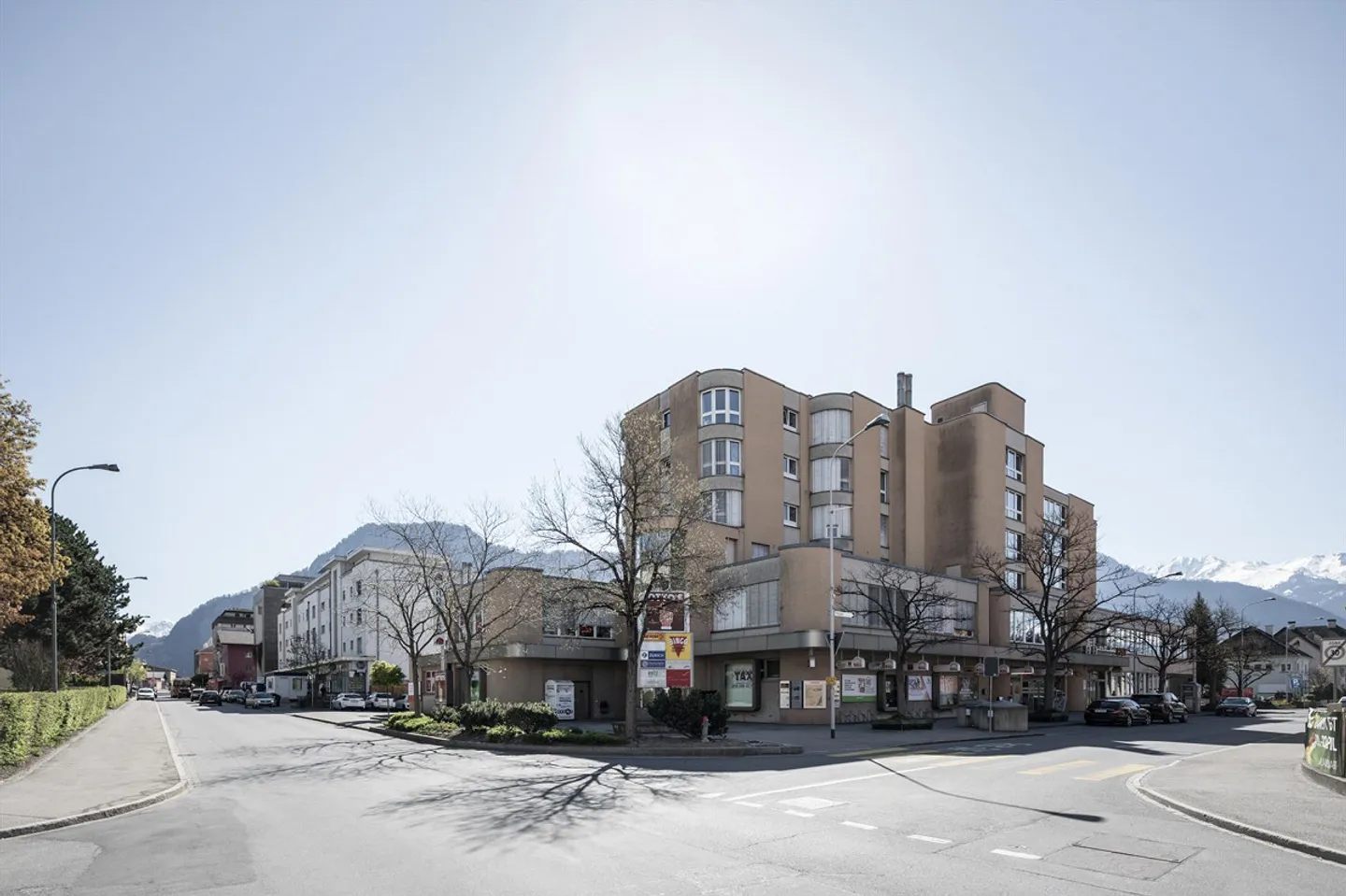 Preiswerte Gewerberäumlichkeiten an zentraler Lage - Foto 1 von 3