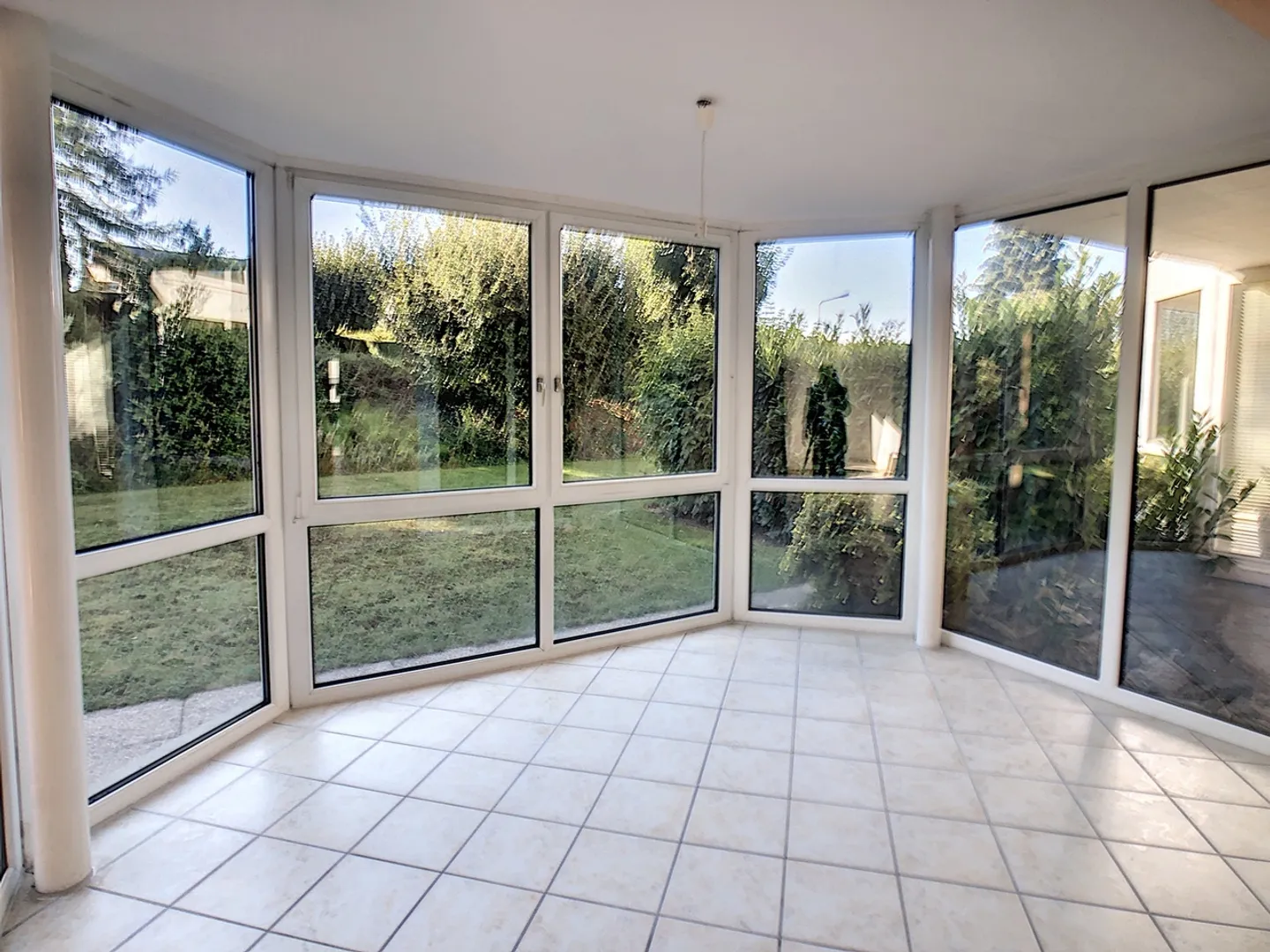 Appartement Charmant avec Jardin - Photo 4 sur 11