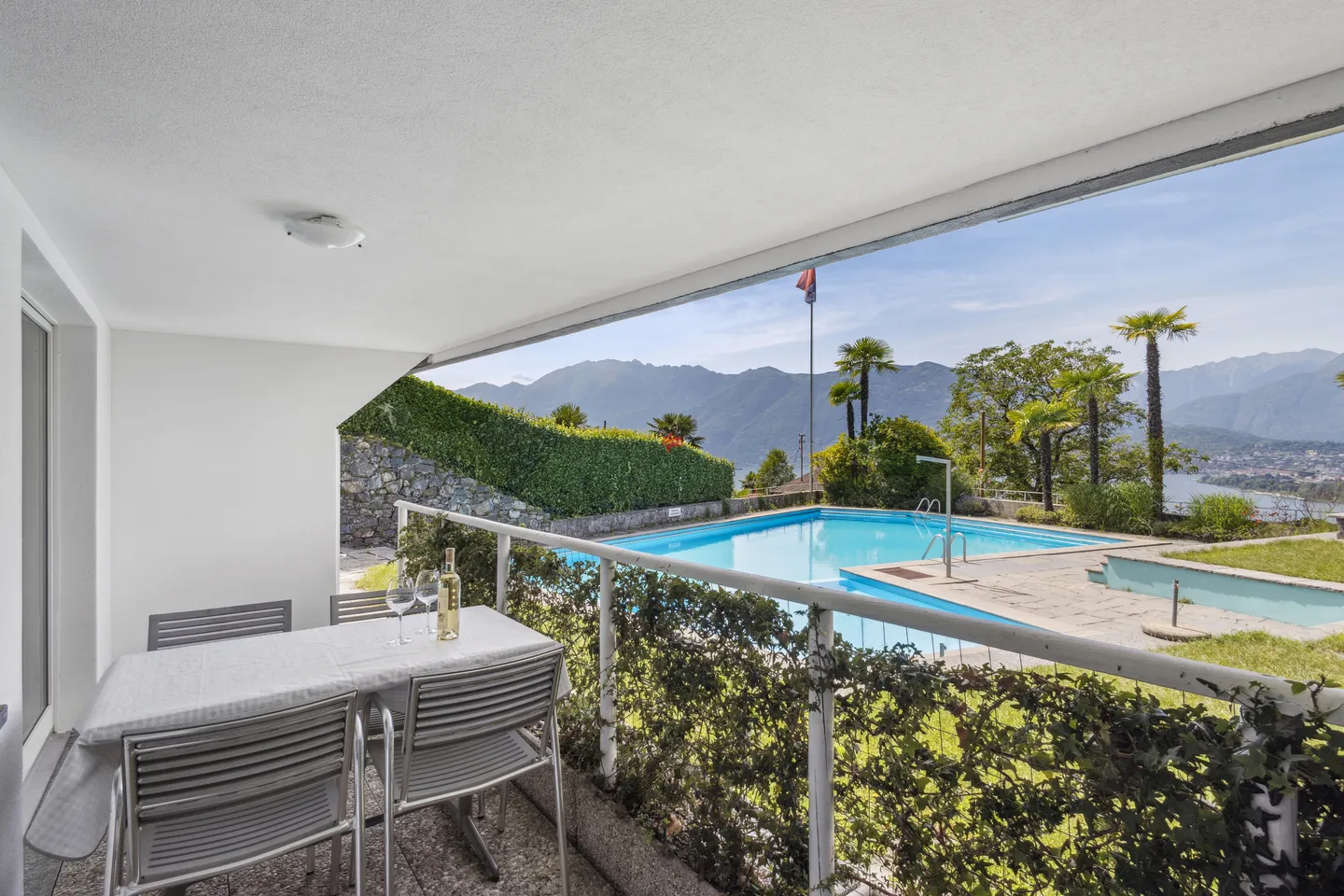 The ideal holiday apartment with pool and garden - Photo 1 of 12