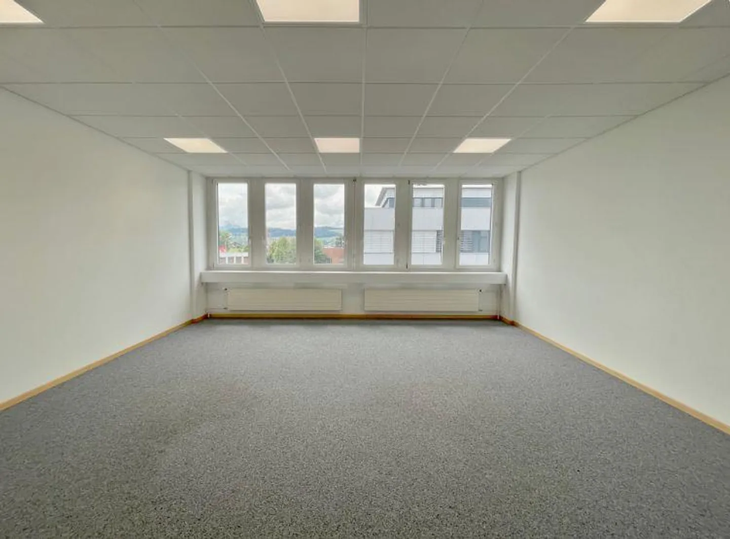 Vollausgebaute Bürofläche - Foto 3 von 7