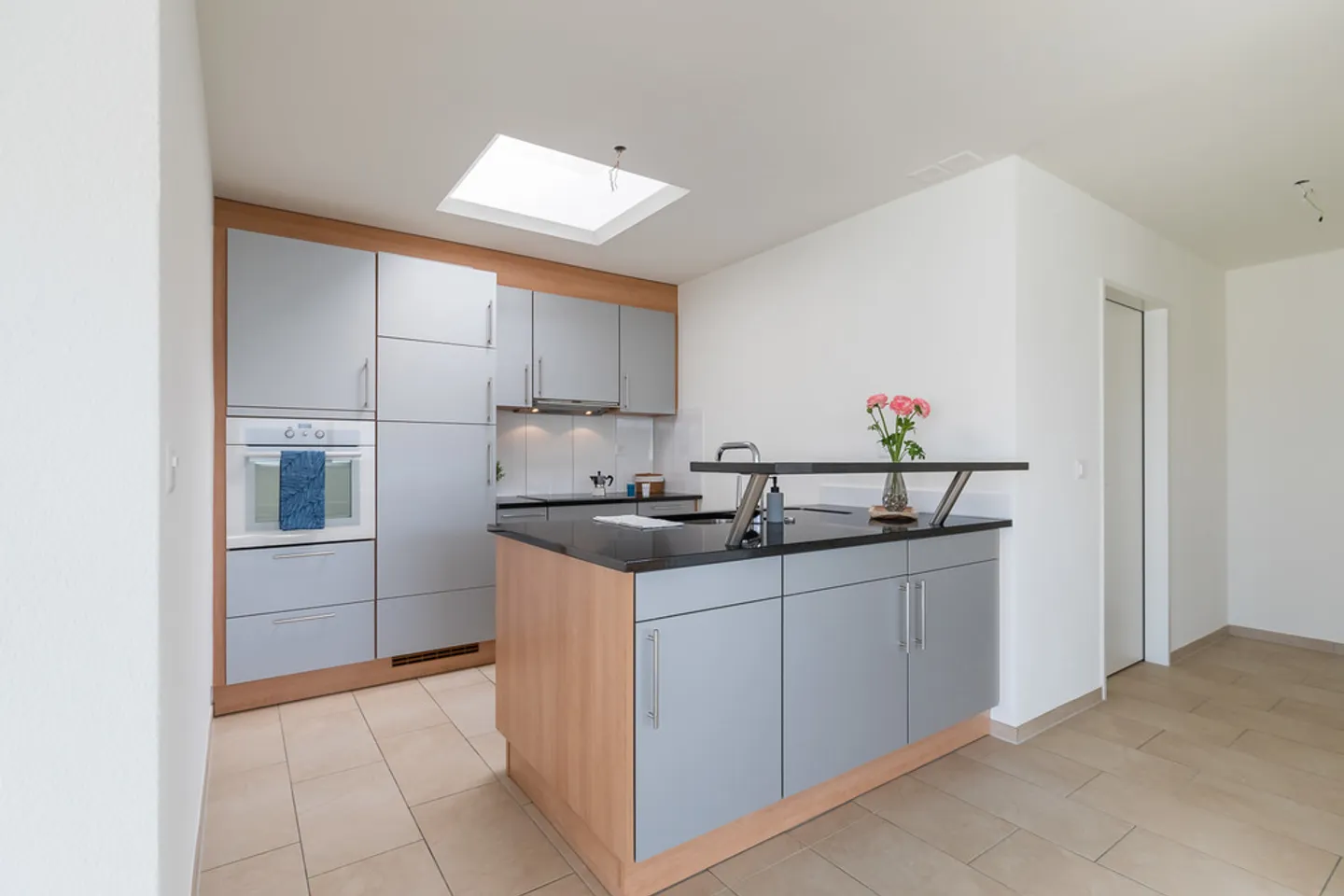 APPARTEMENT ATTIKA AVEC UNE VUE À COUPER LE SOUFFLE - Photo 2 sur 11