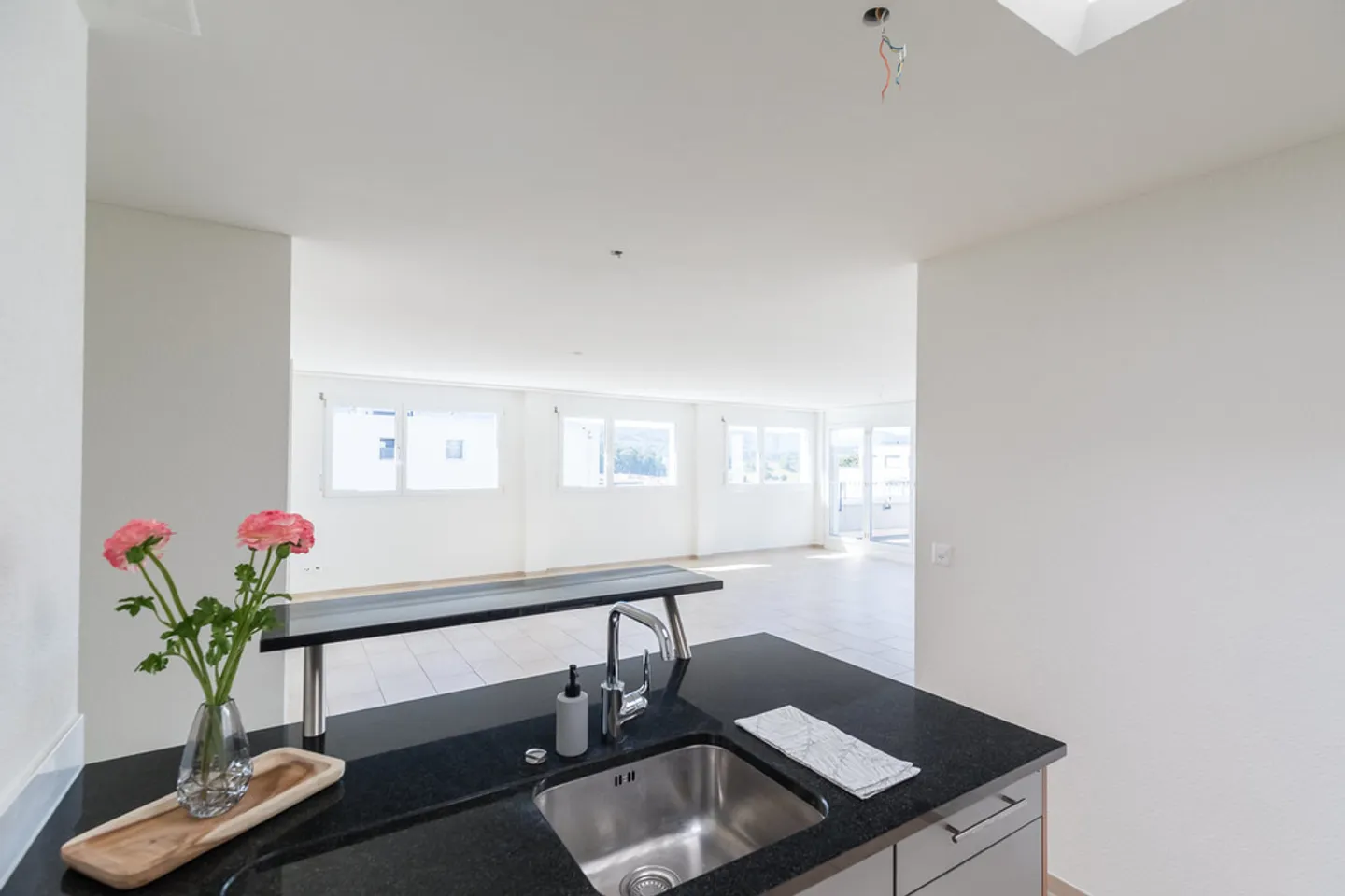 APPARTEMENT ATTIKA AVEC UNE VUE À COUPER LE SOUFFLE - Photo 3 sur 11