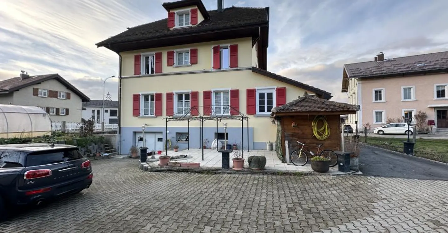 Immeuble Charmant à L'Orient - Photo 2 sur 9