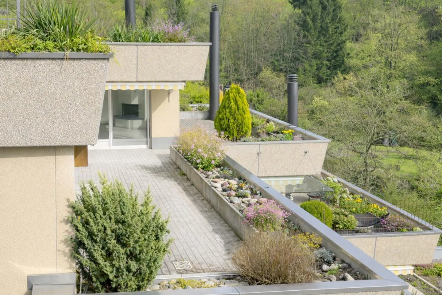Votre Loge : Maison de Terrasse Supérieure avec Vue Ensoleillée et Dégagée - Photo 1 sur 23