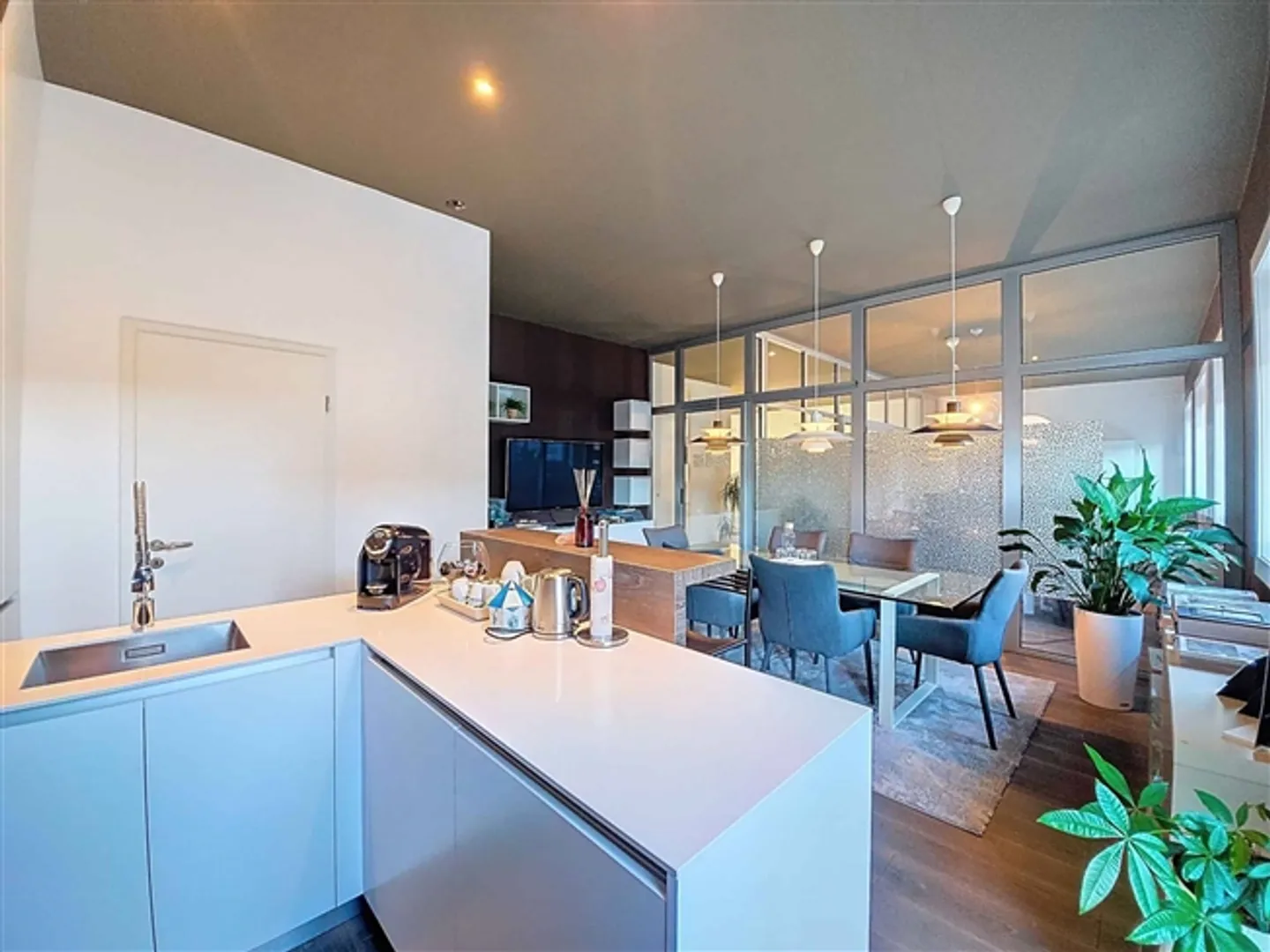 Locaux commerciaux au centre-ville de Montreux - Photo 8 sur 9