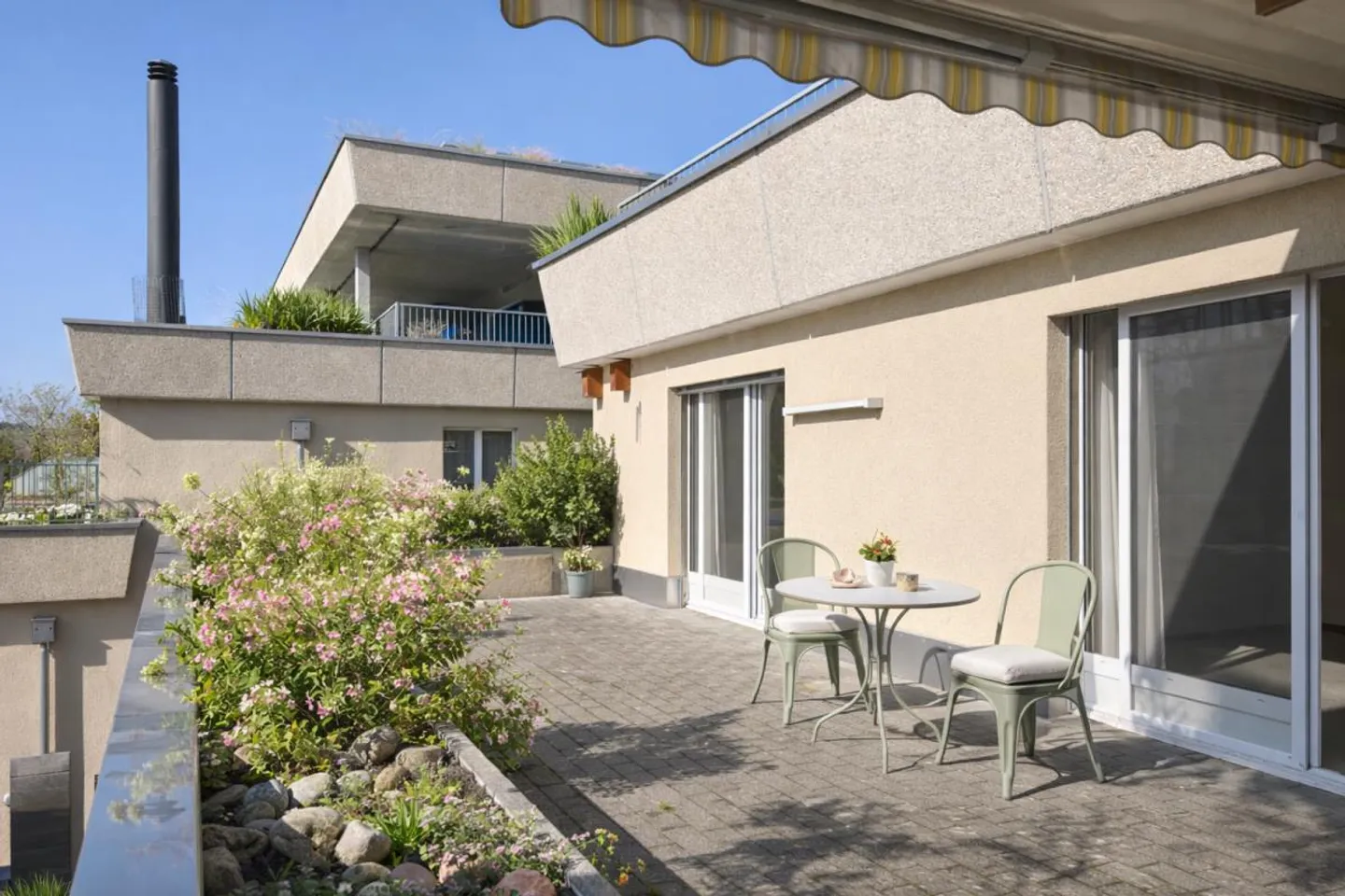 Votre Loge : Maison de Terrasse Supérieure avec Vue Ensoleillée et Dégagée - Photo 2 sur 23