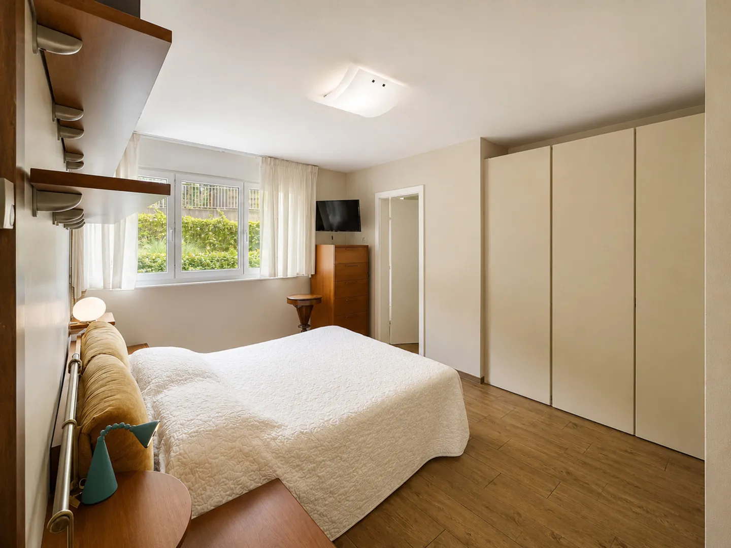 Appartement spacieux de 5,5 pièces avec jardin à Mendrisio - Photo 5 sur 16