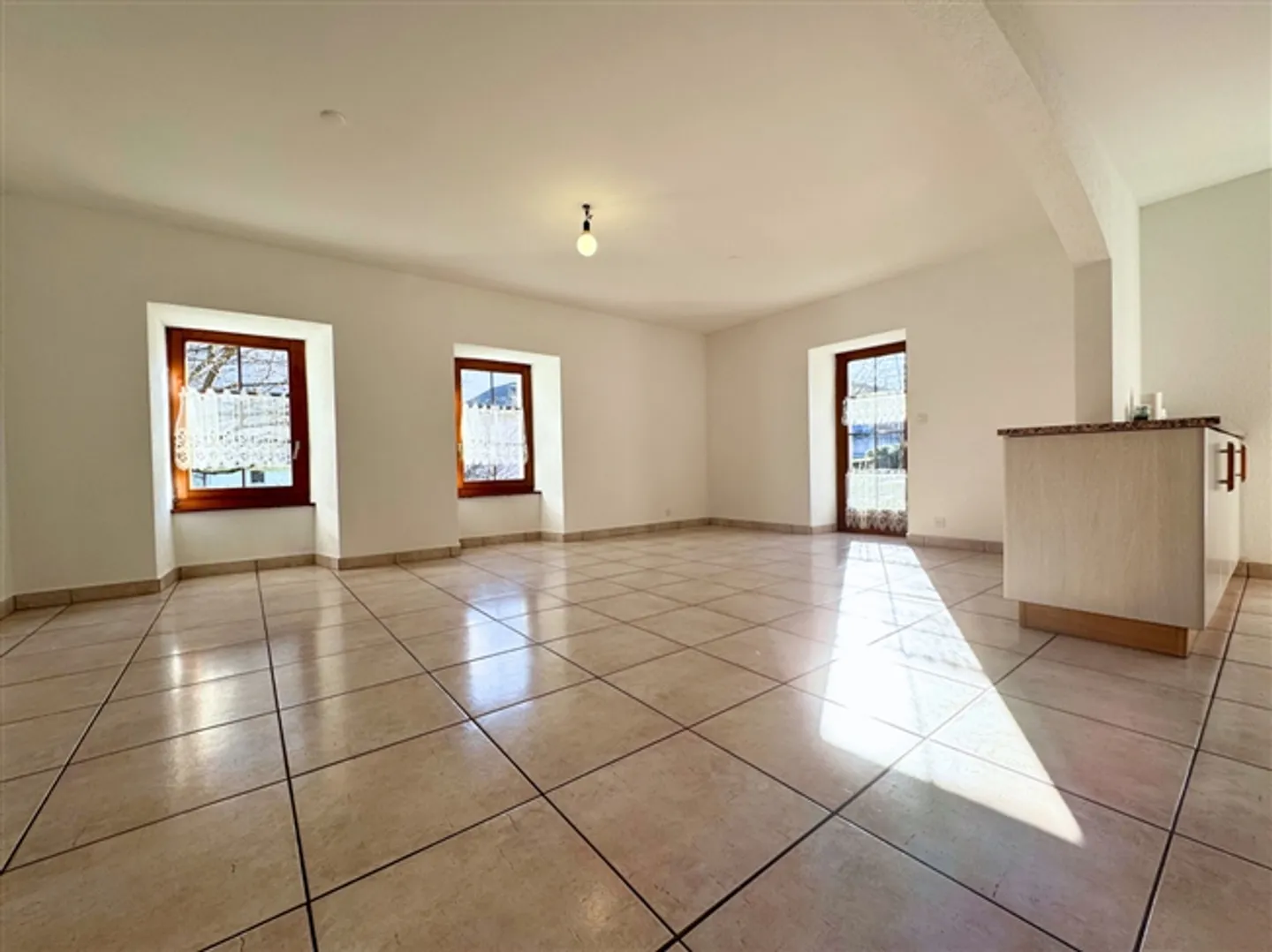 Charming House for Sale in St-Maurice - Photo 7 of 13