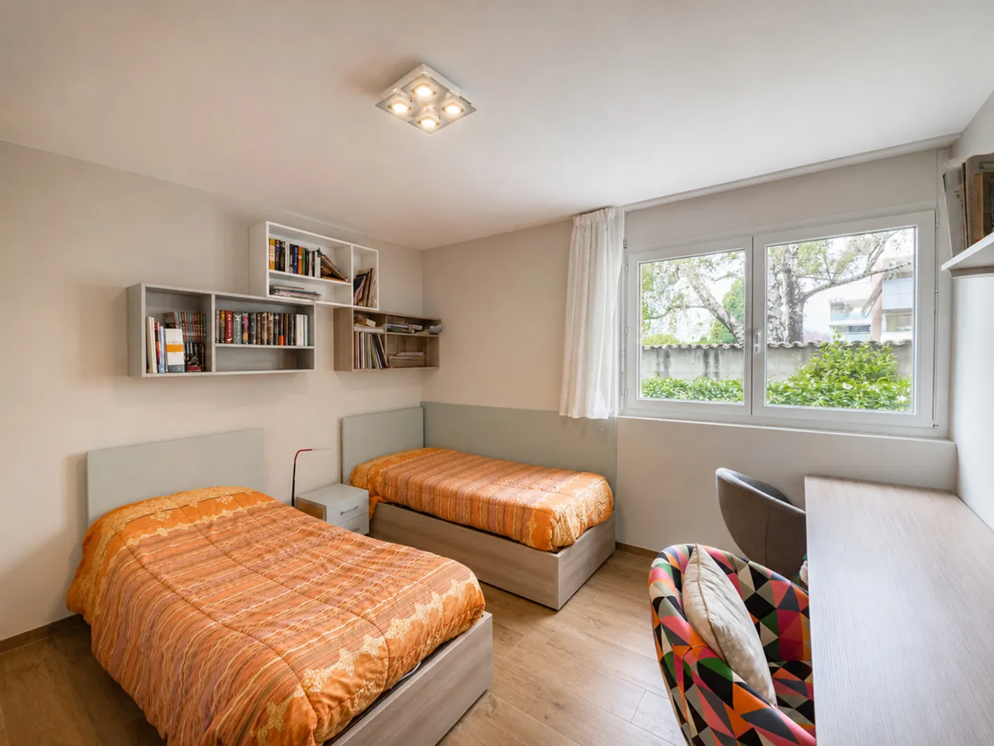 Appartement spacieux de 5,5 pièces avec jardin à Mendrisio - Photo 6 sur 16