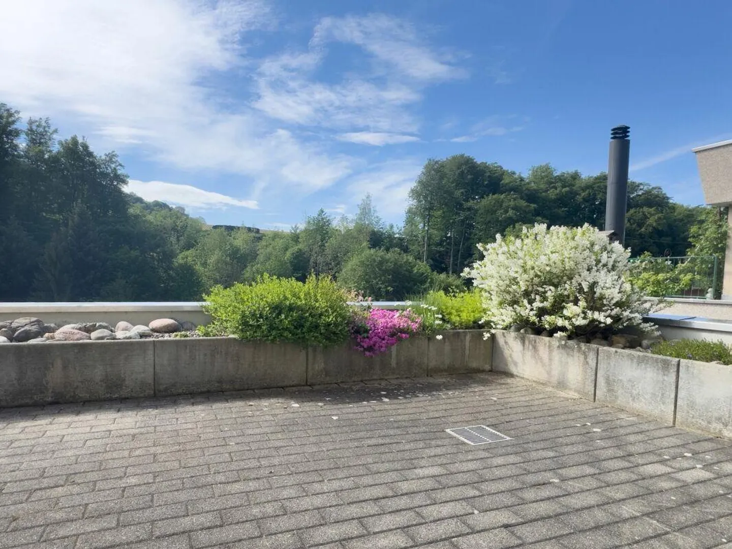Votre Loge : Maison de Terrasse Supérieure avec Vue Ensoleillée et Dégagée - Photo 15 sur 23