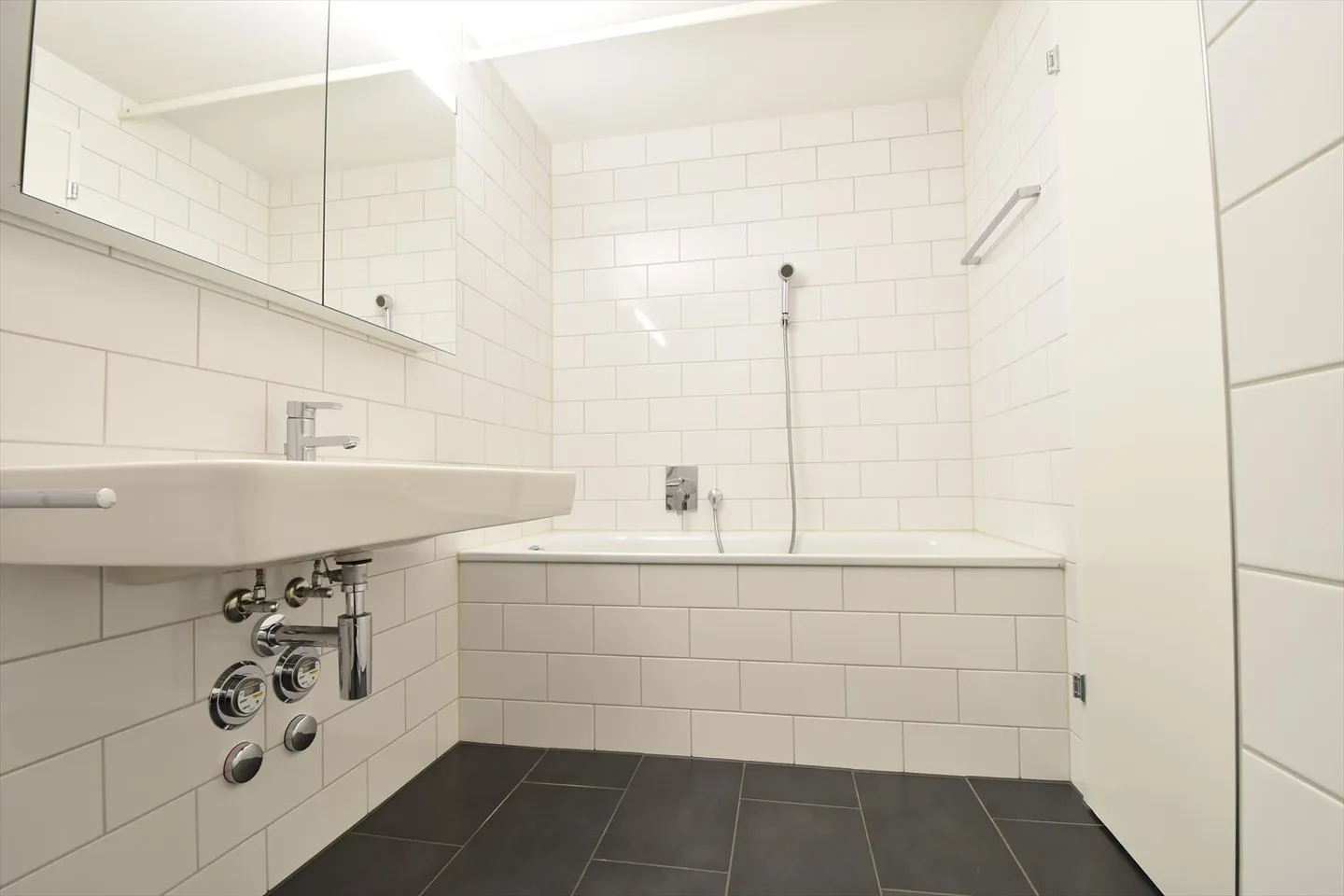 Appartamento duplex unico di 4,5 stanze in standard di proprietà - Foto 2 di 13