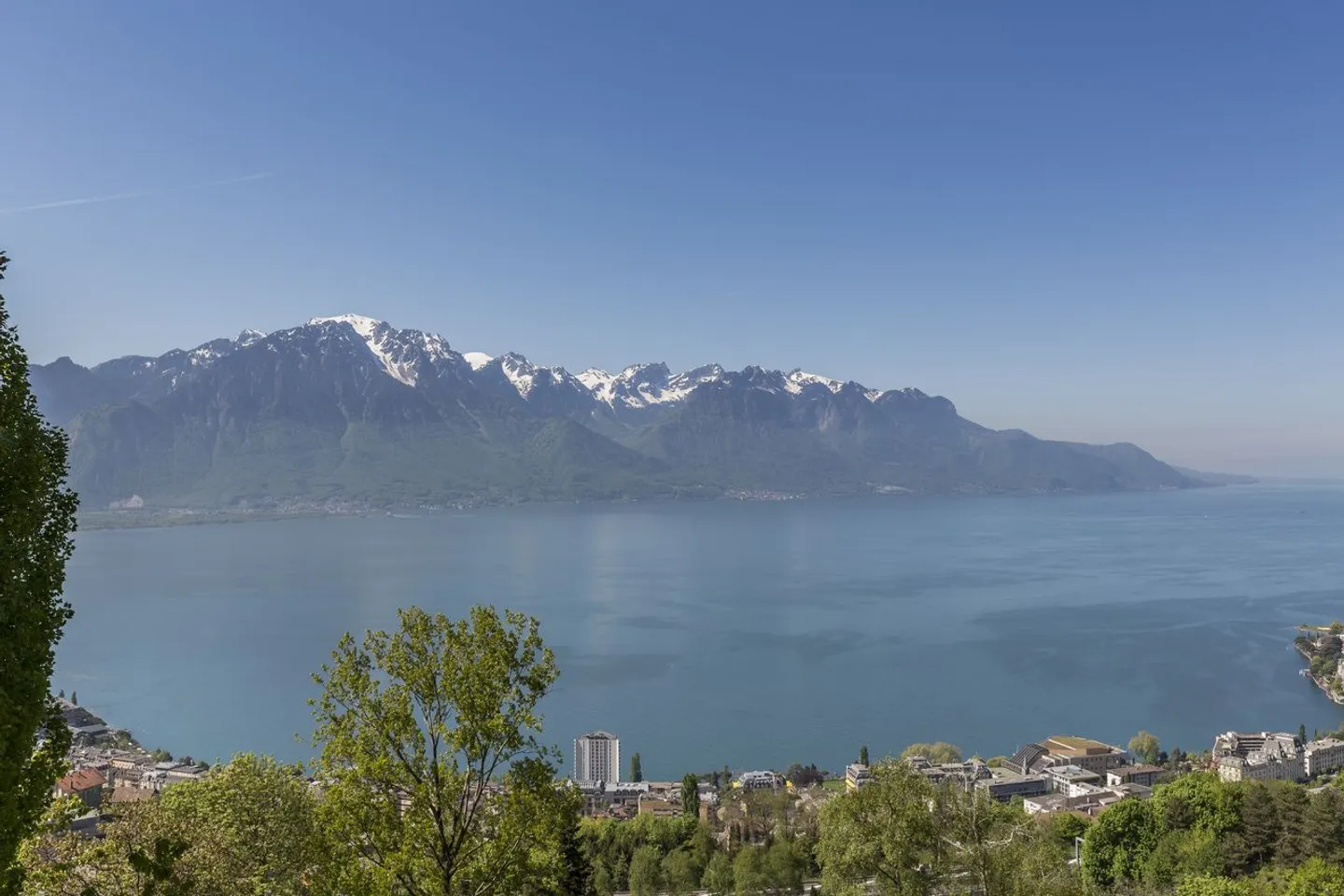 Beautiful villa with pool and exceptional panoramic view - Photo 2 of 13