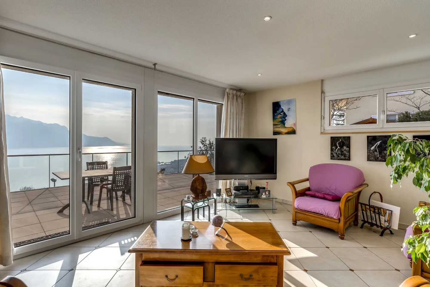 Beautiful villa with pool and exceptional panoramic view - Photo 5 of 13