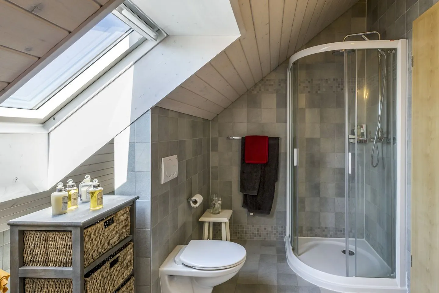 Beautiful villa with pool and exceptional panoramic view - Photo 12 of 13