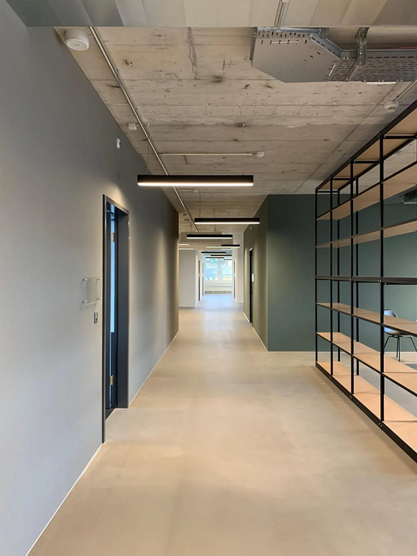 Uffici moderni e luminosi - Foto 10 di 15