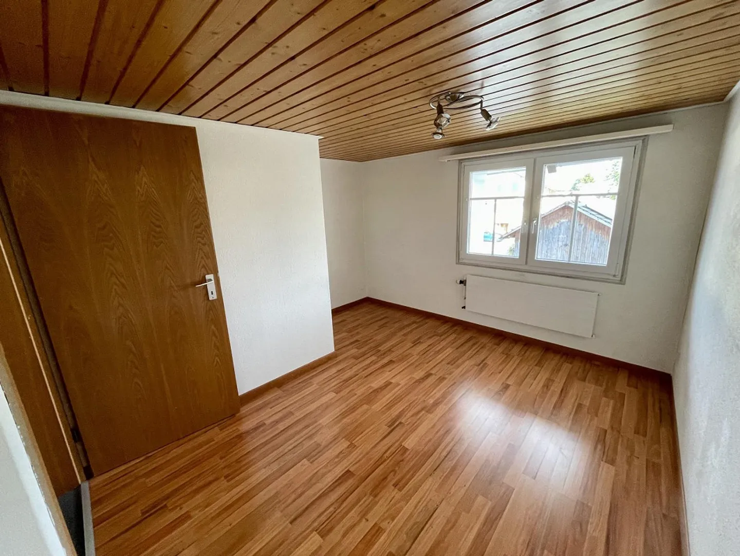 3.5-room house part with seating area & parking in a central location - Photo 2 of 10