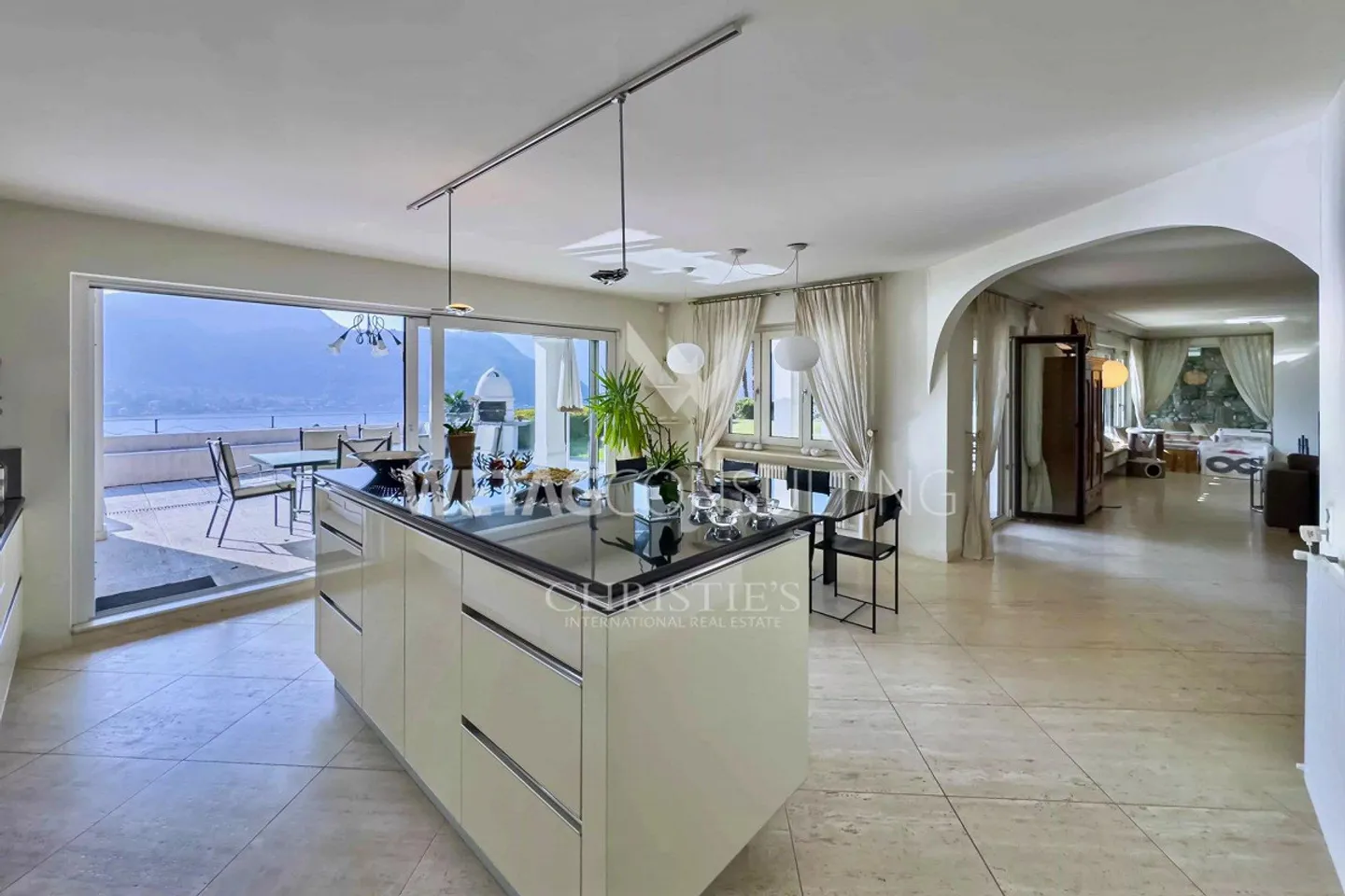 Lugano-Figino: Villa elegante con vista mozzafiato sul lago di Lugano - Foto 3 di 12