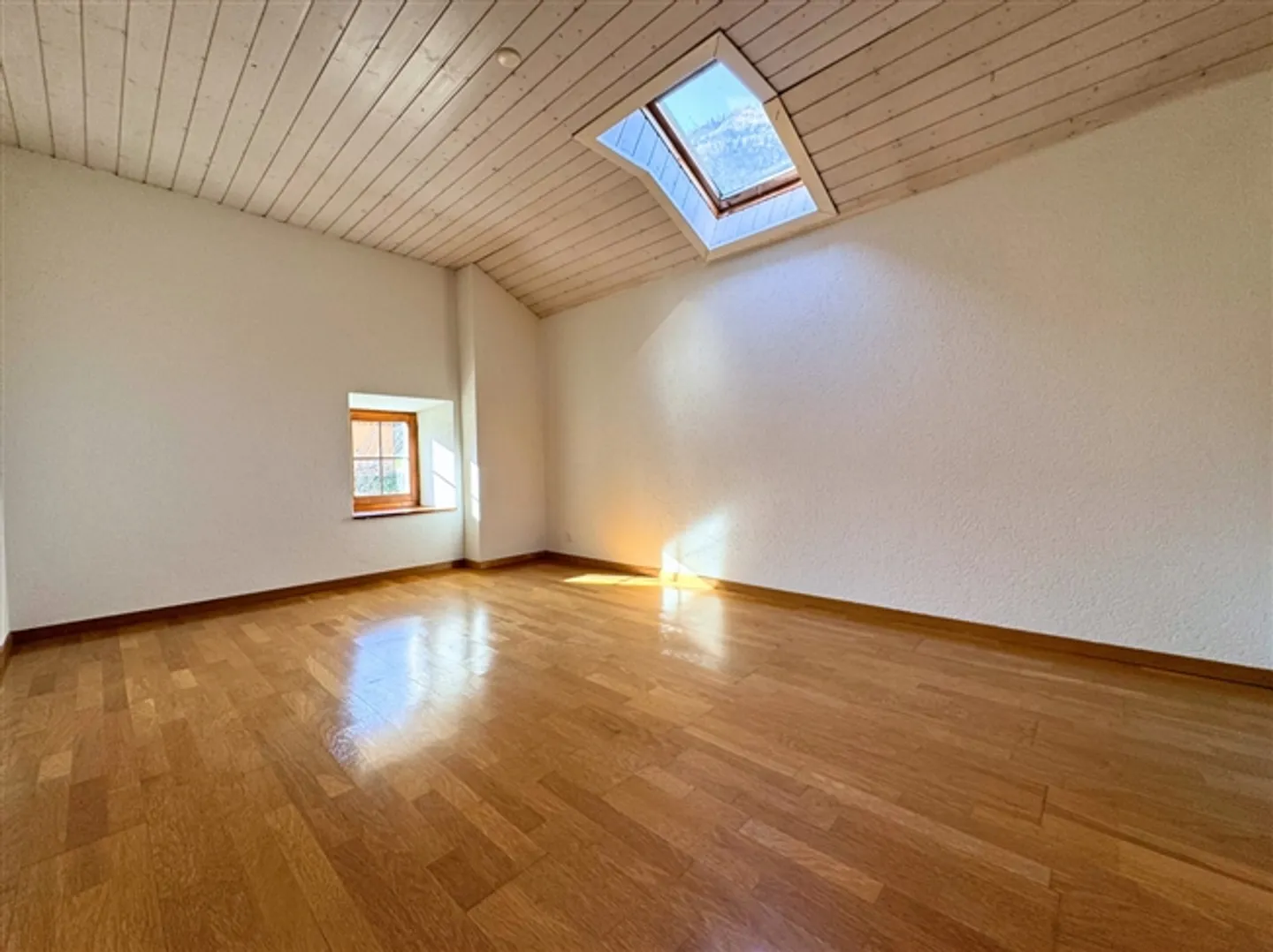 Charming House for Sale in St-Maurice - Photo 13 of 13