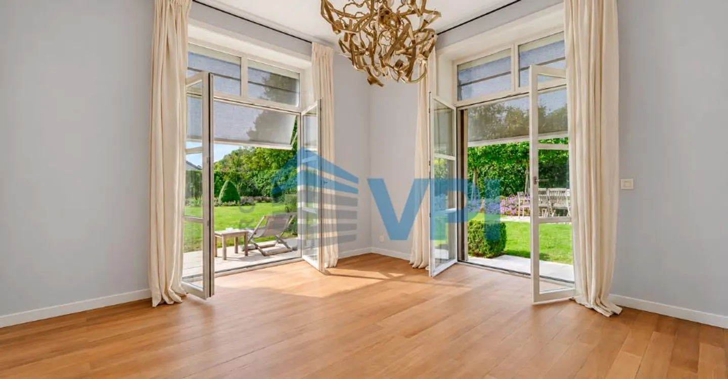 Characterful detached house in a privileged setting - Photo 1 of 11