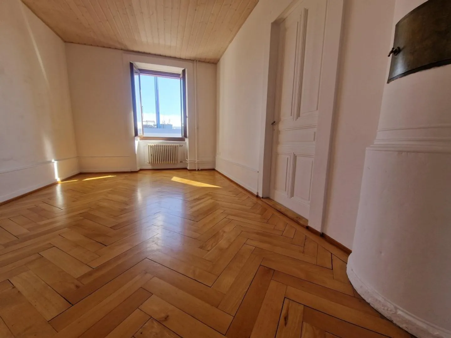 01604 - Apartment 3 Rooms - Fleurs 26 - La Chaux-de-Fonds - Photo 2 of 5