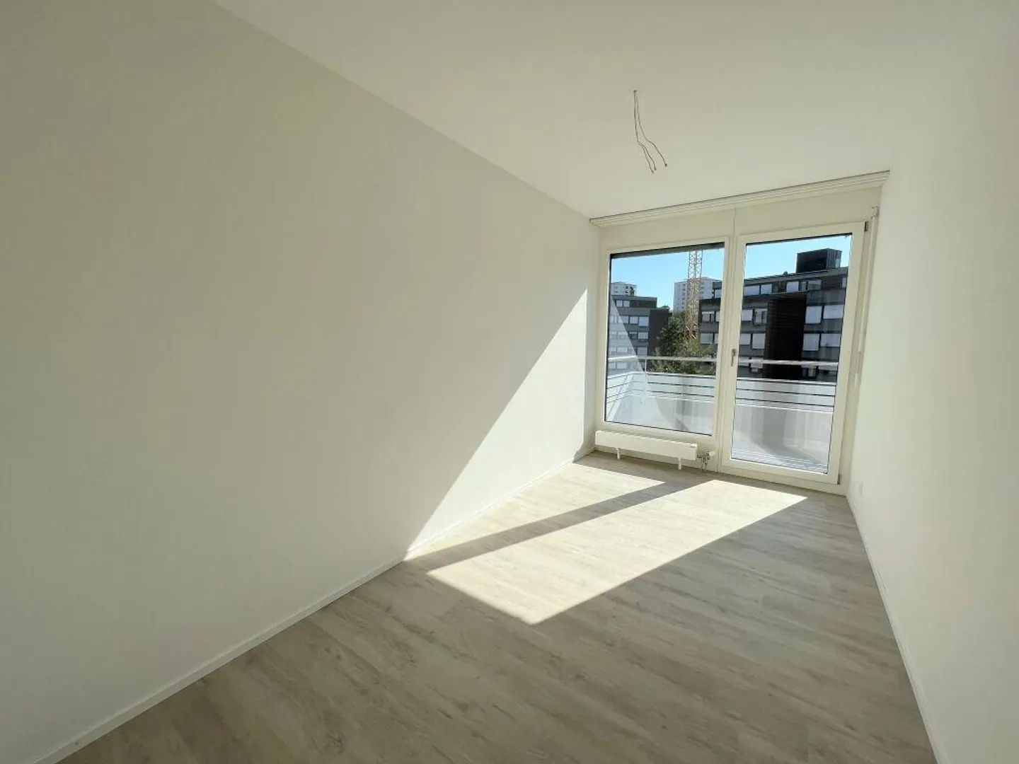 Appartement rénové de 1,5 pièce dans le quartier St. Johann - Photo 2 sur 5