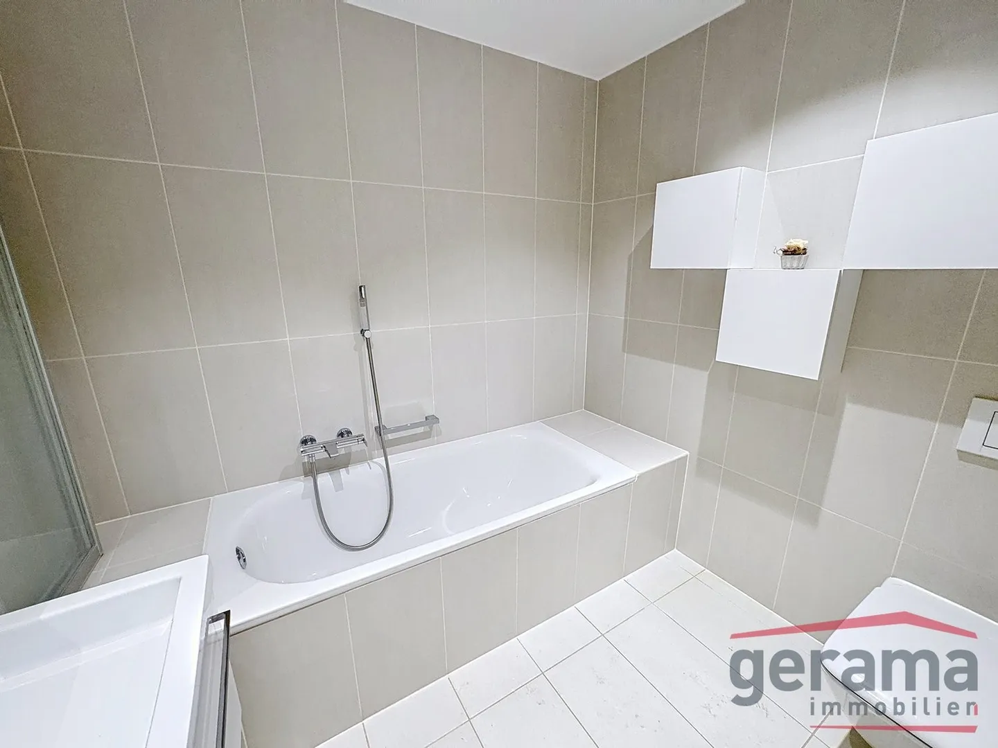 Wunderschöne 4,5 Zimmer im 2. Stock in Bulle - Foto 4 von 6