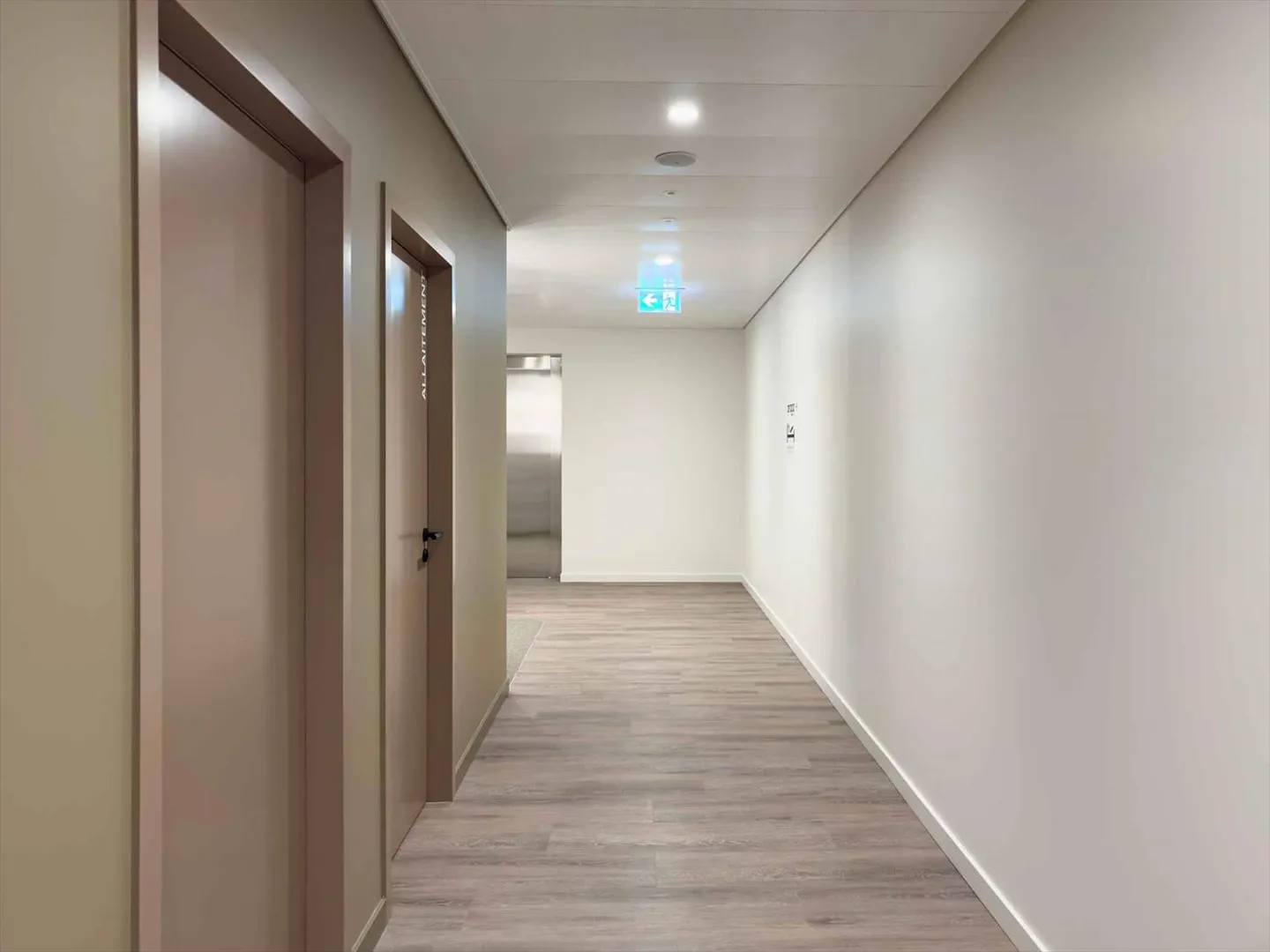 Plug & Play Büro von ca. 80 m² – Quartier de l'Étang - Foto 6 von 8