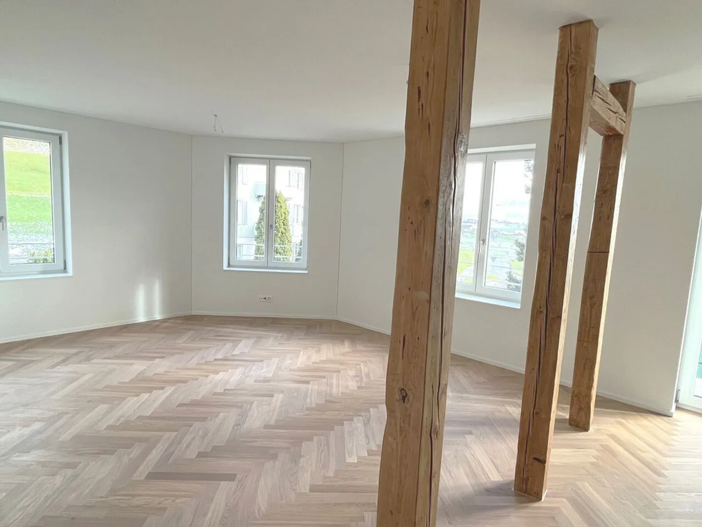 Light-flooded, modern apartment with old building charm - Photo 3 of 9