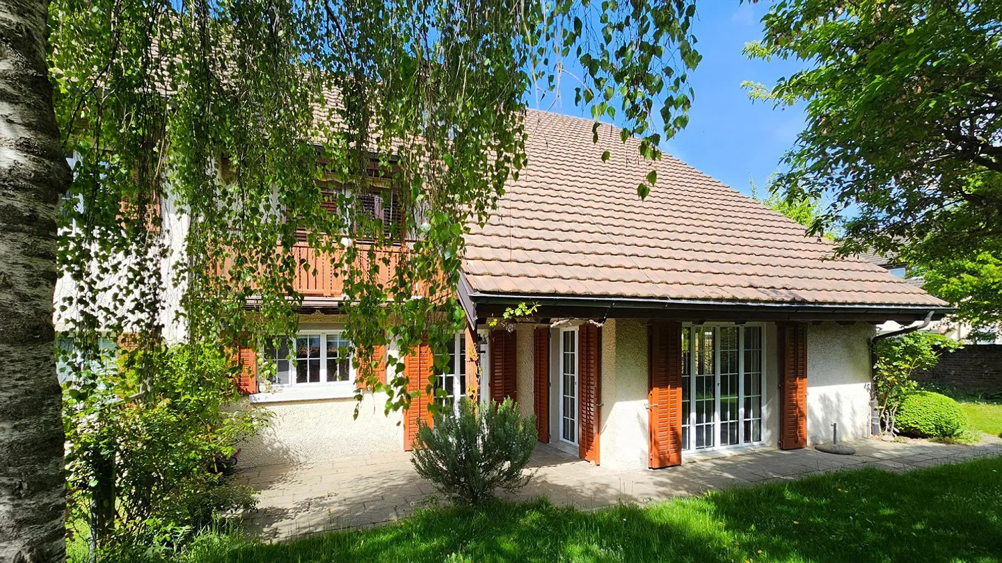 Wohnperle mit viel Raum, Galerie und schönem Garten - Foto 3 von 11