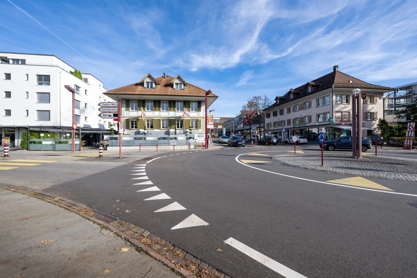 Parking spaces in Zollikofen BE - available immediately or by arrangement... - Photo 6 of 6