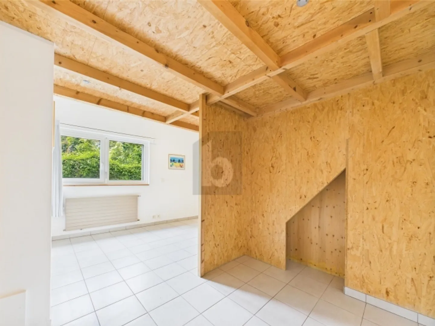 RESERVE - Photo 2 of 6