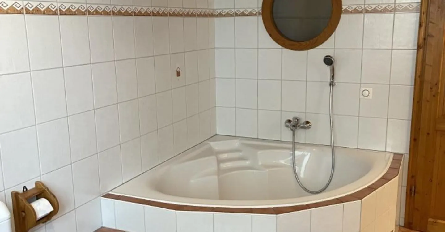 01627 - 5-room apartment - East 6 - La Chaux-de-Fonds - Photo 4 of 6