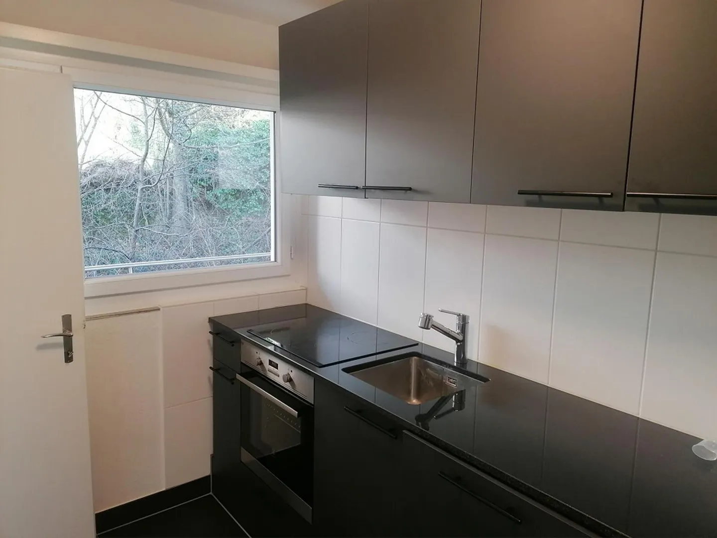 Charming 4.5-room apartment with sunny balcony - Photo 8 of 13