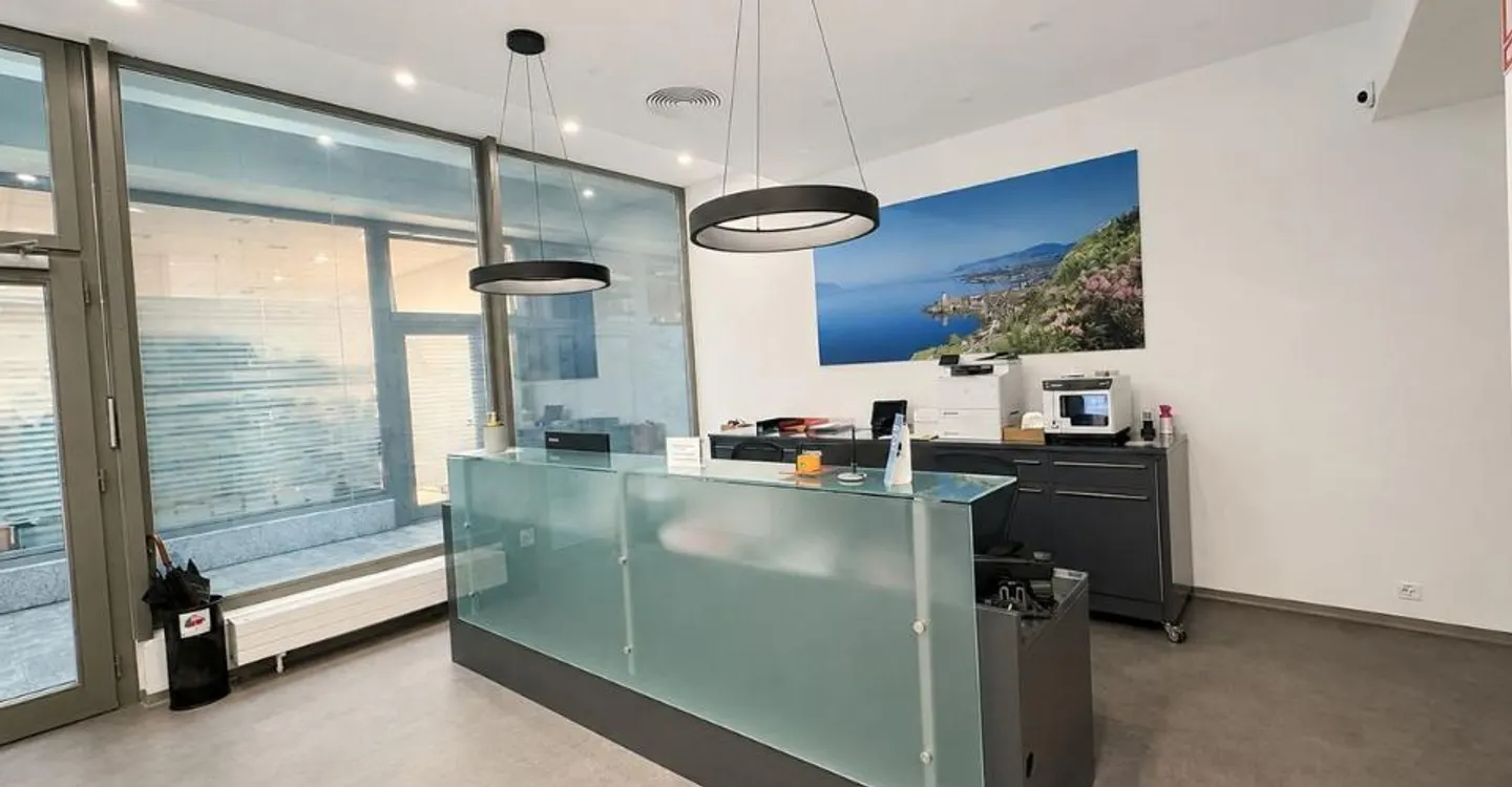 Grand-Rue, Montreux - Vermietete Gewerbeflächen, 390 m², 3 Parkplätze - Foto 1 von 6