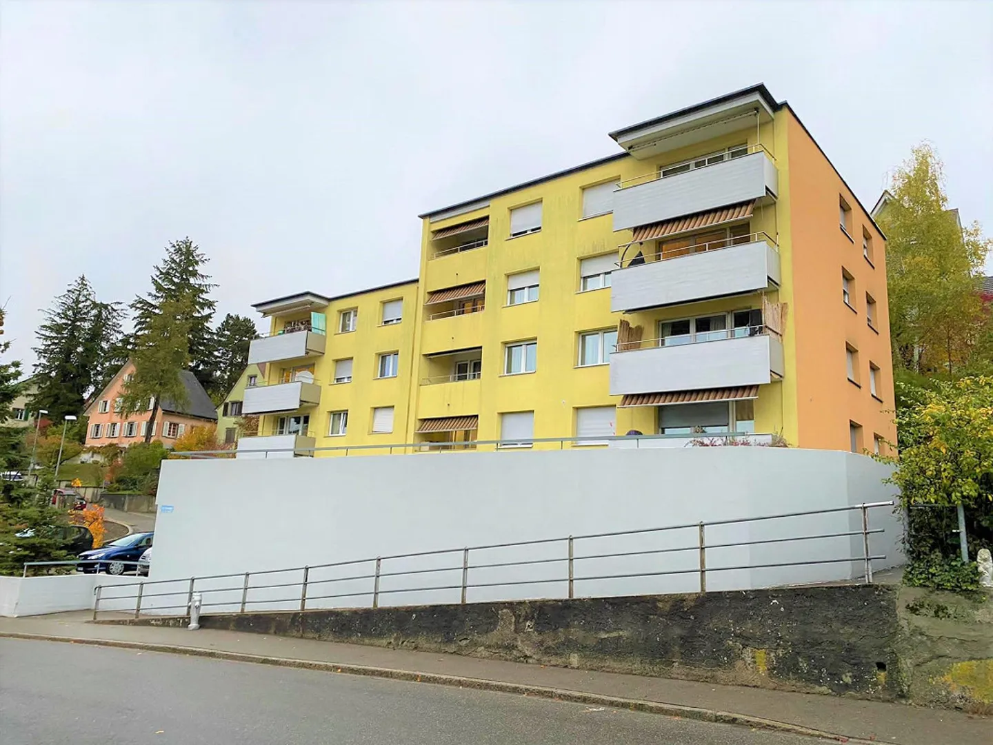 Charming 4.5-room apartment with sunny balcony - Photo 1 of 13