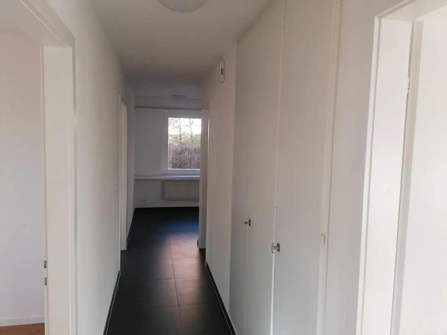 Charming 4.5-room apartment with sunny balcony - Photo 4 of 13