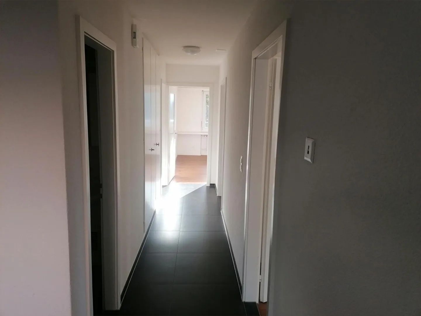 Charming 4.5-room apartment with sunny balcony - Photo 5 of 13