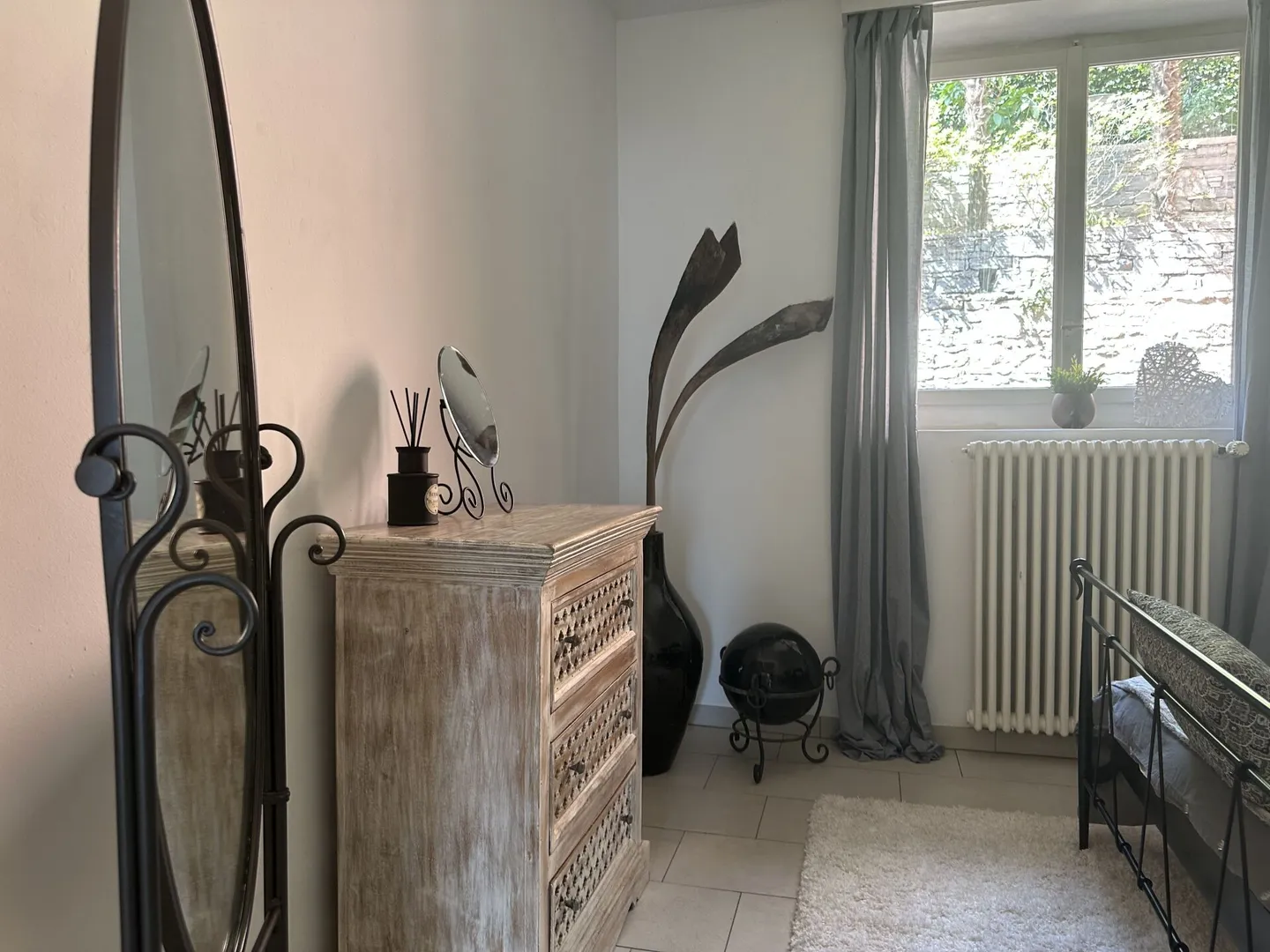 Appartamento giardino con posti a sedere mediterranei e vista lago - Foto 10 di 17
