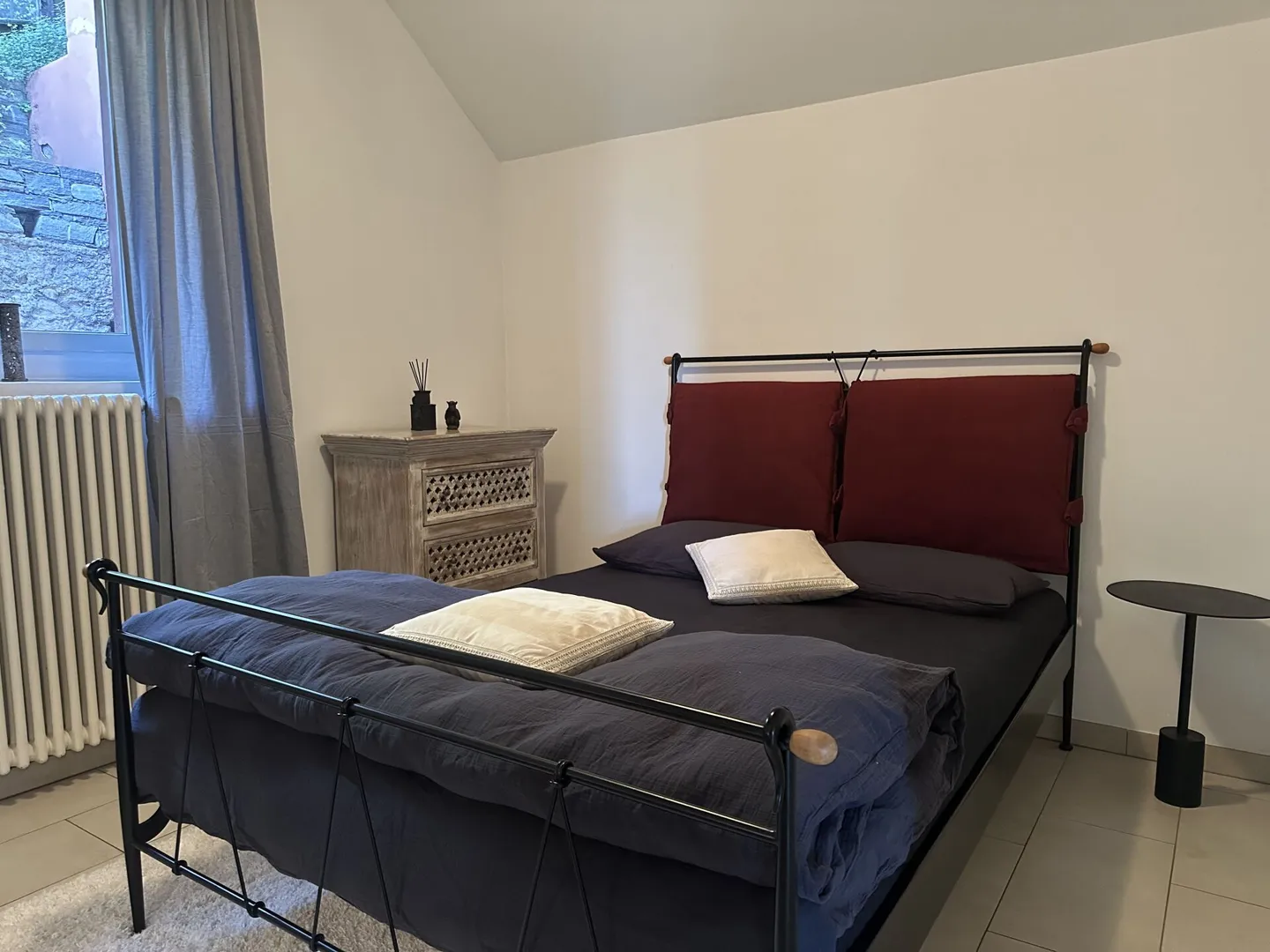 Appartamento giardino con posti a sedere mediterranei e vista lago - Foto 11 di 17