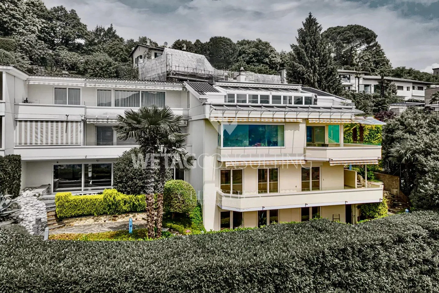 Appartamento Triplex Elegante a Porza con Vista sul Lago, Giardino Privato, Ge... - Foto 2 di 13