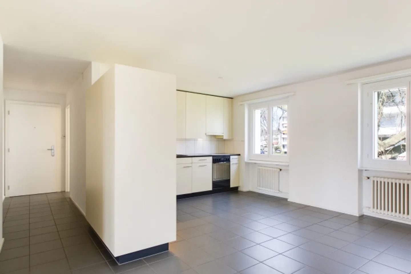 Appartamento spazioso con cucina moderna - Foto 4 di 6