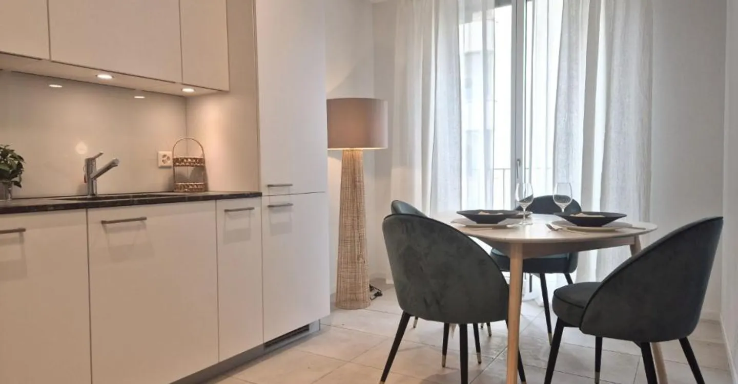 Appartamento di Lusso con Balcone - Foto 4 di 6